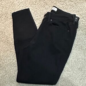 Women's Black Skinny Jeans